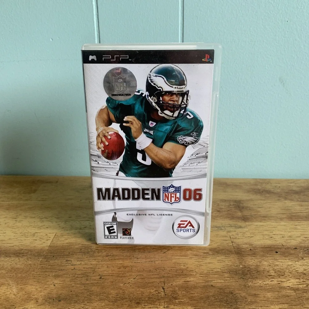 Madden NFL 2006 PSP Game W/Manual & Case CIB COMPLETE IN BOX Sony PlayStation